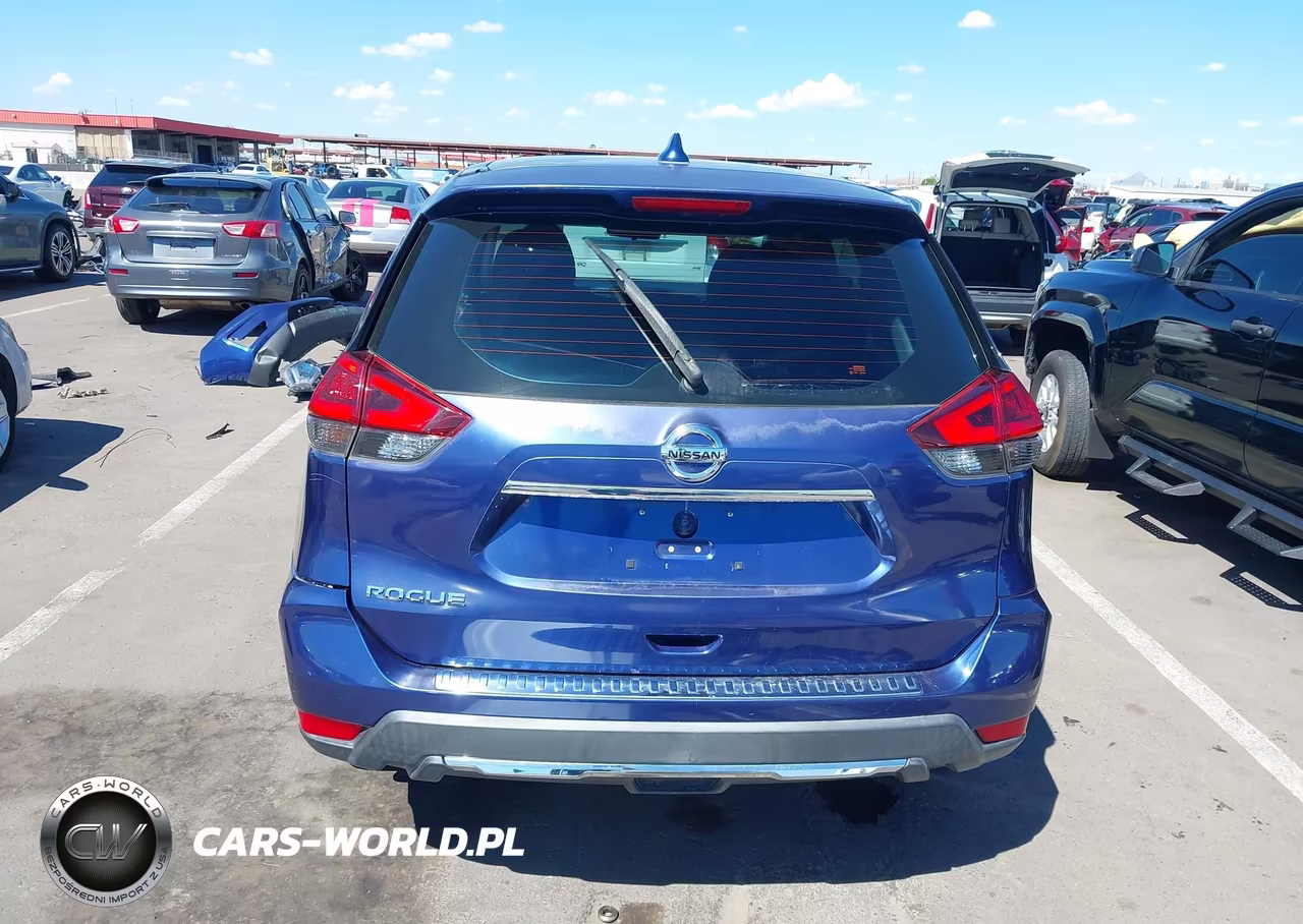 2018 Nissan Rogue S VIN:KNMAT2MTXJP622836 - 17