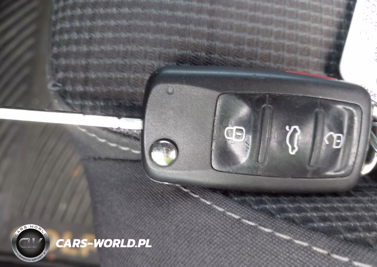 2010 Volkswagen Golf 2-Door VIN:WVWBA7AJ7AW216805 - 11