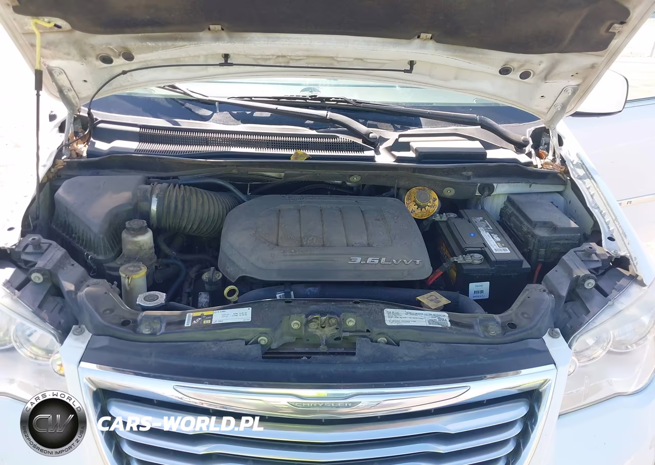 2016 Chrysler Town & Country Touring VIN:2C4RC1BGXGR141222 - 10