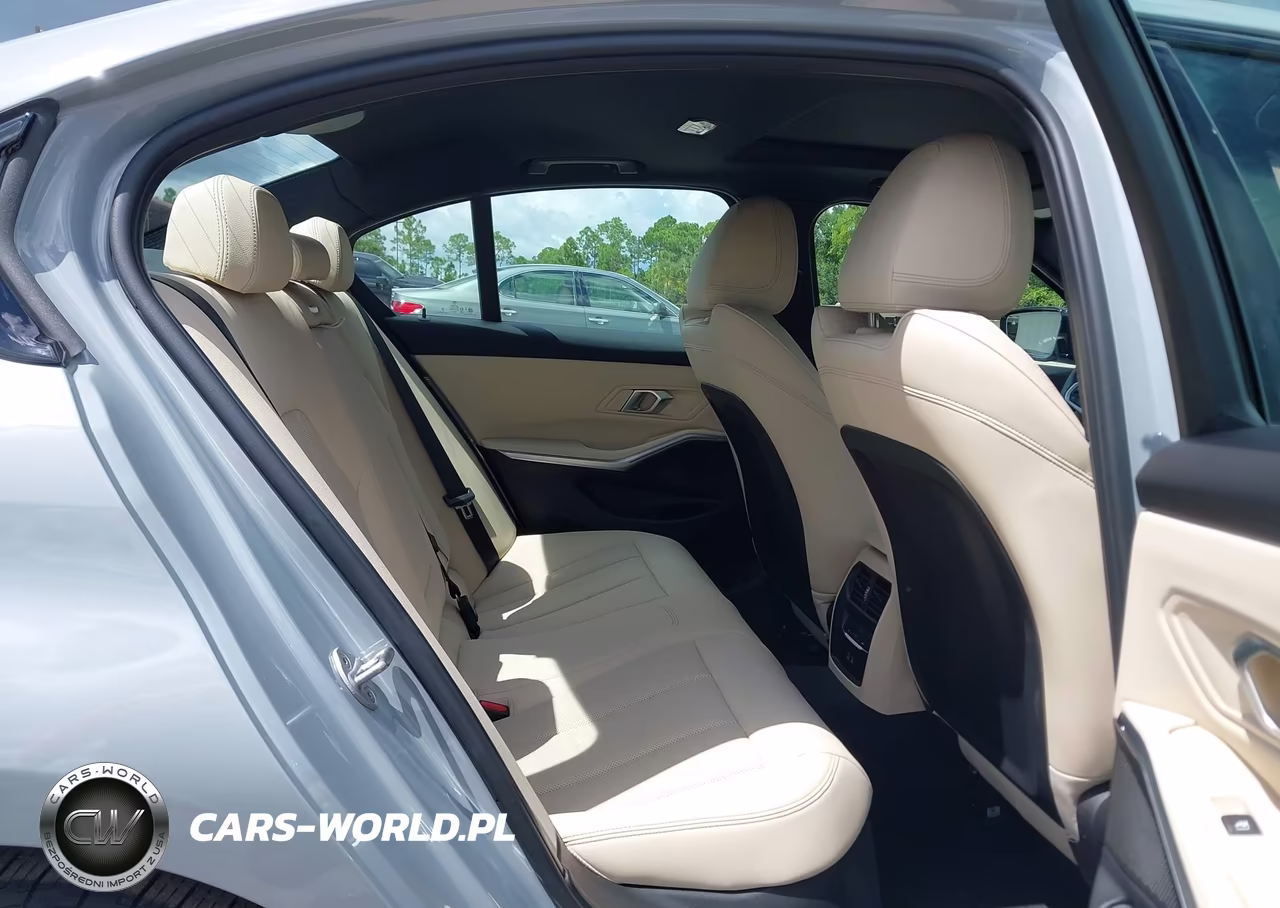 2025 BMW 330I VIN:3MW69CW08S8F03645 - 8