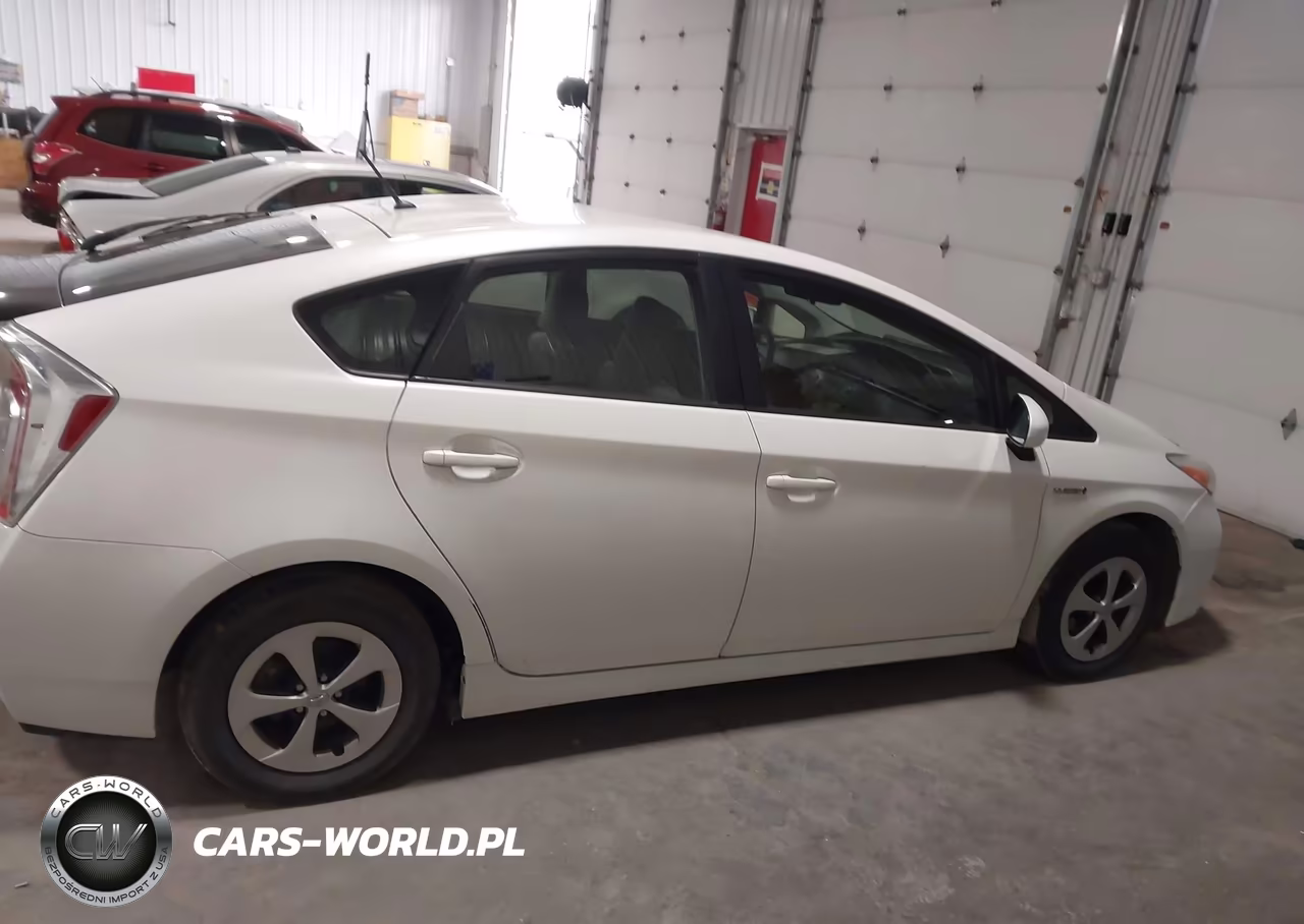 2013 Toyota Prius Two VIN:JTDKN3DU7D5591848 - 13