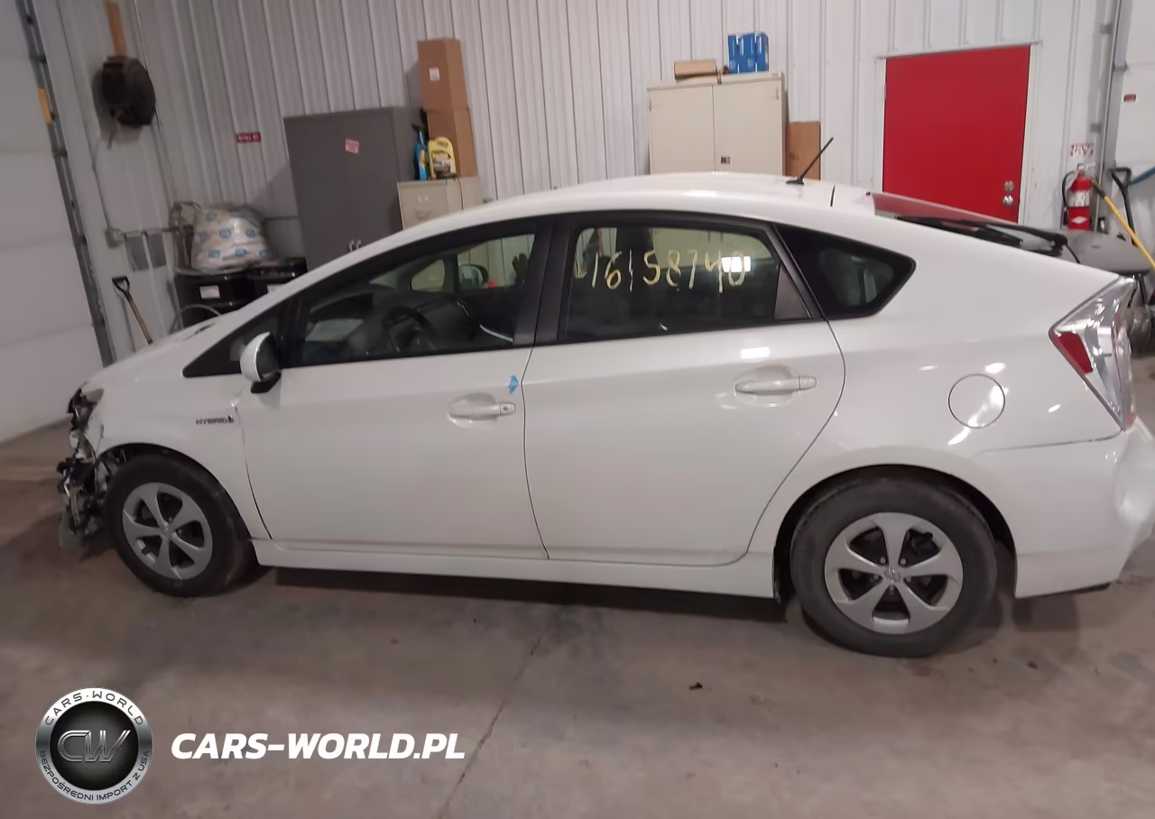 2013 Toyota Prius Two VIN:JTDKN3DU7D5591848 - 14