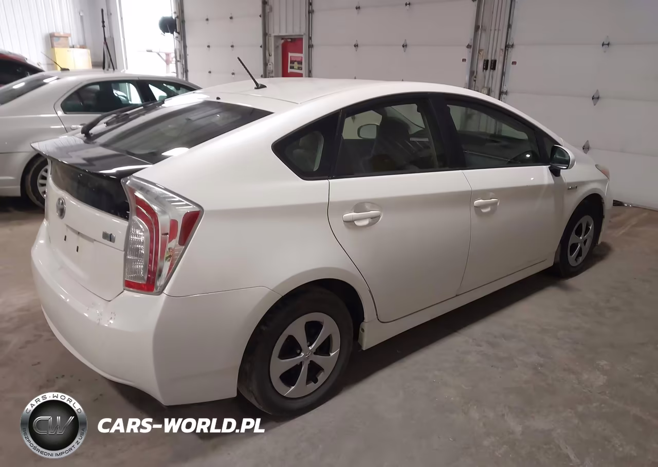 2013 Toyota Prius Two VIN:JTDKN3DU7D5591848 - 4