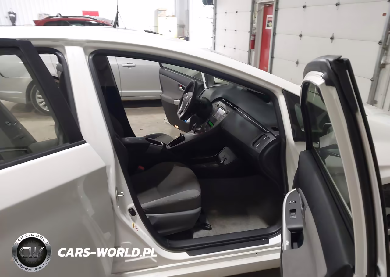 2013 Toyota Prius Two VIN:JTDKN3DU7D5591848 - 5