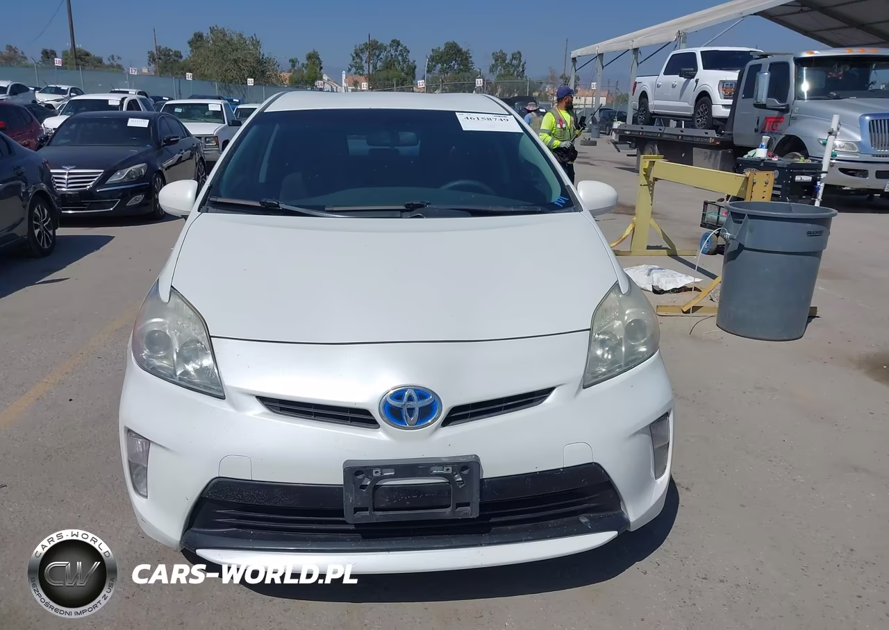 2014 Toyota Prius Two VIN:JTDKN3DU3E1743293 - 13