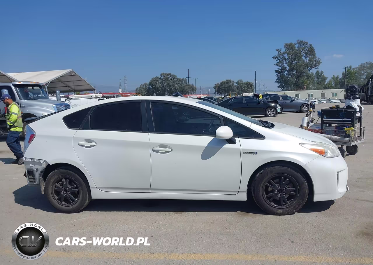 2014 Toyota Prius Two VIN:JTDKN3DU3E1743293 - 14