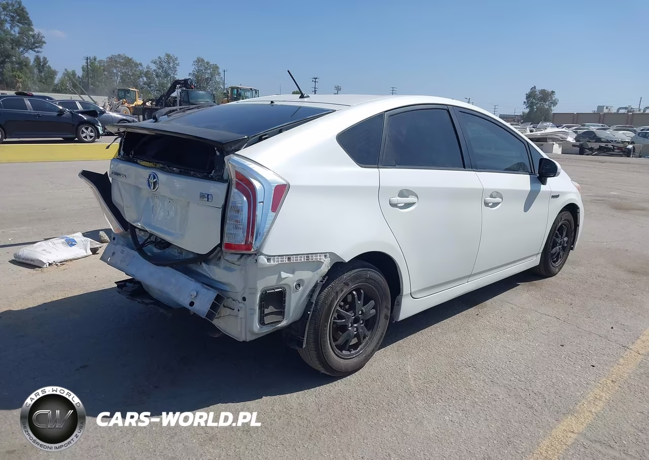 2014 Toyota Prius Two VIN:JTDKN3DU3E1743293 - 4