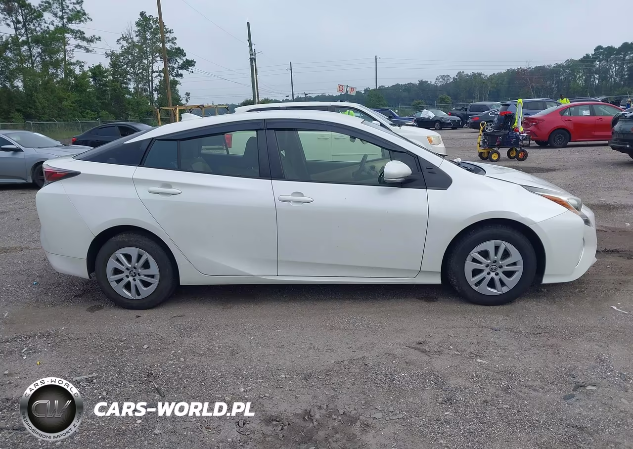 2018 Toyota Prius One VIN:JTDKBRFU1J3075338 - 13