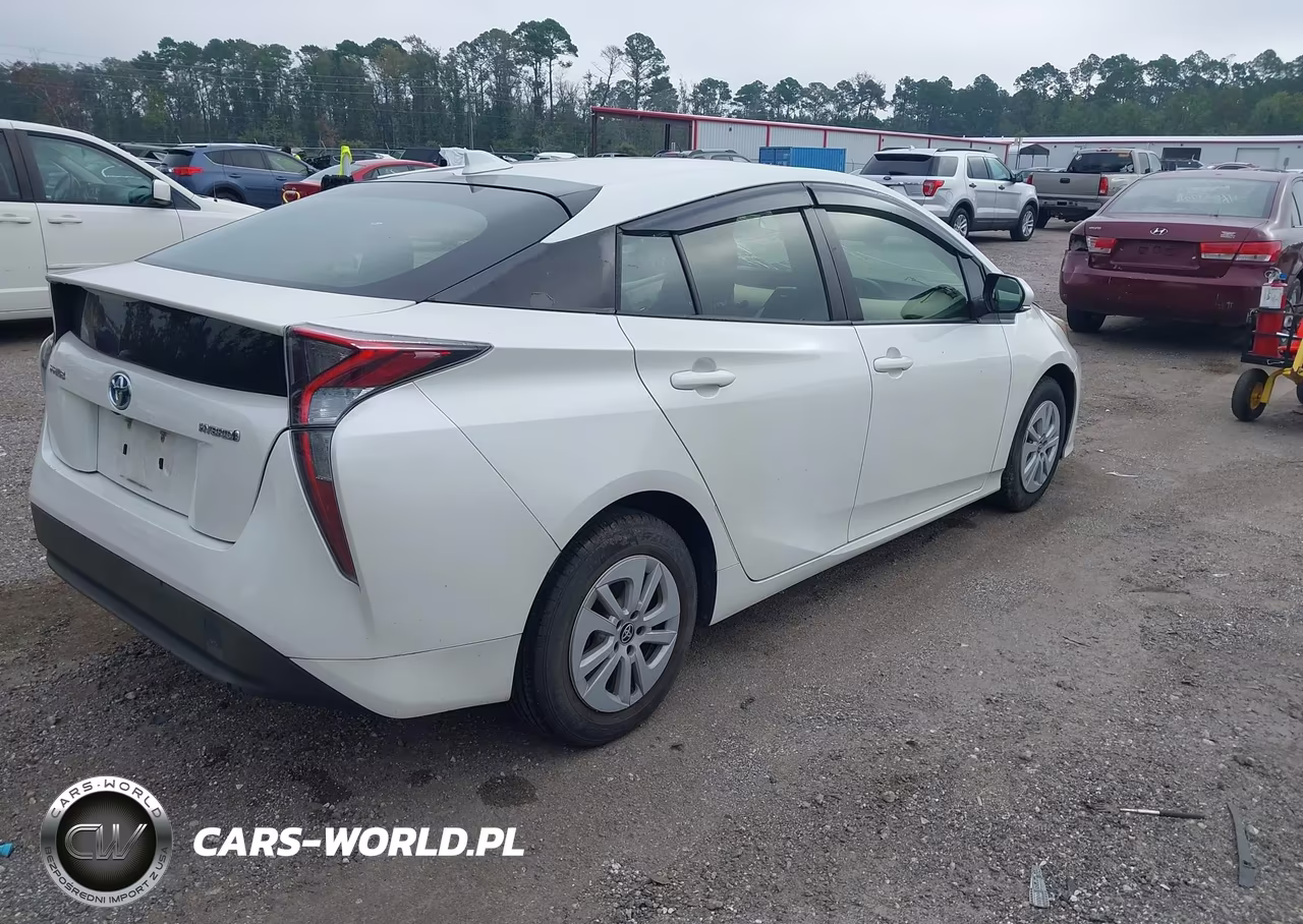 2018 Toyota Prius One VIN:JTDKBRFU1J3075338 - 4