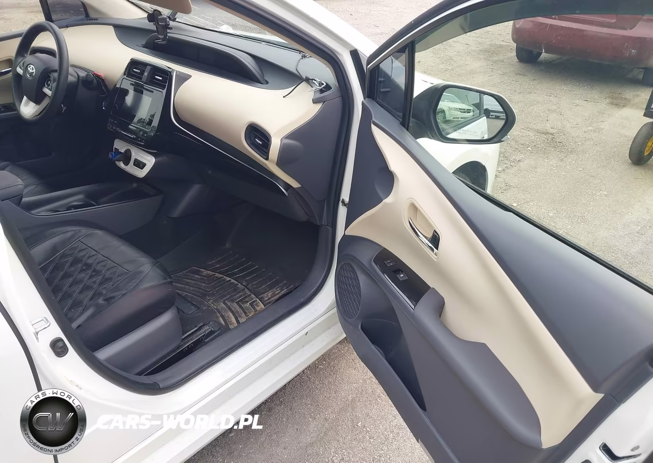 2018 Toyota Prius One VIN:JTDKBRFU1J3075338 - 5