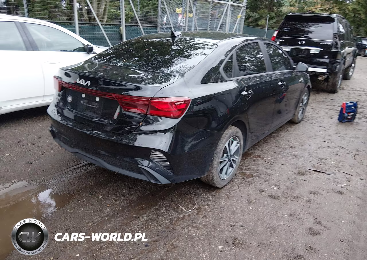 2023 Kia Forte Lxs VIN:3KPF24AD3PE569245 - 4