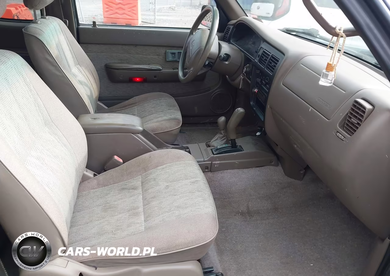 1999 Toyota Tacoma VIN:4TAWM72NXXZ430135 - 5