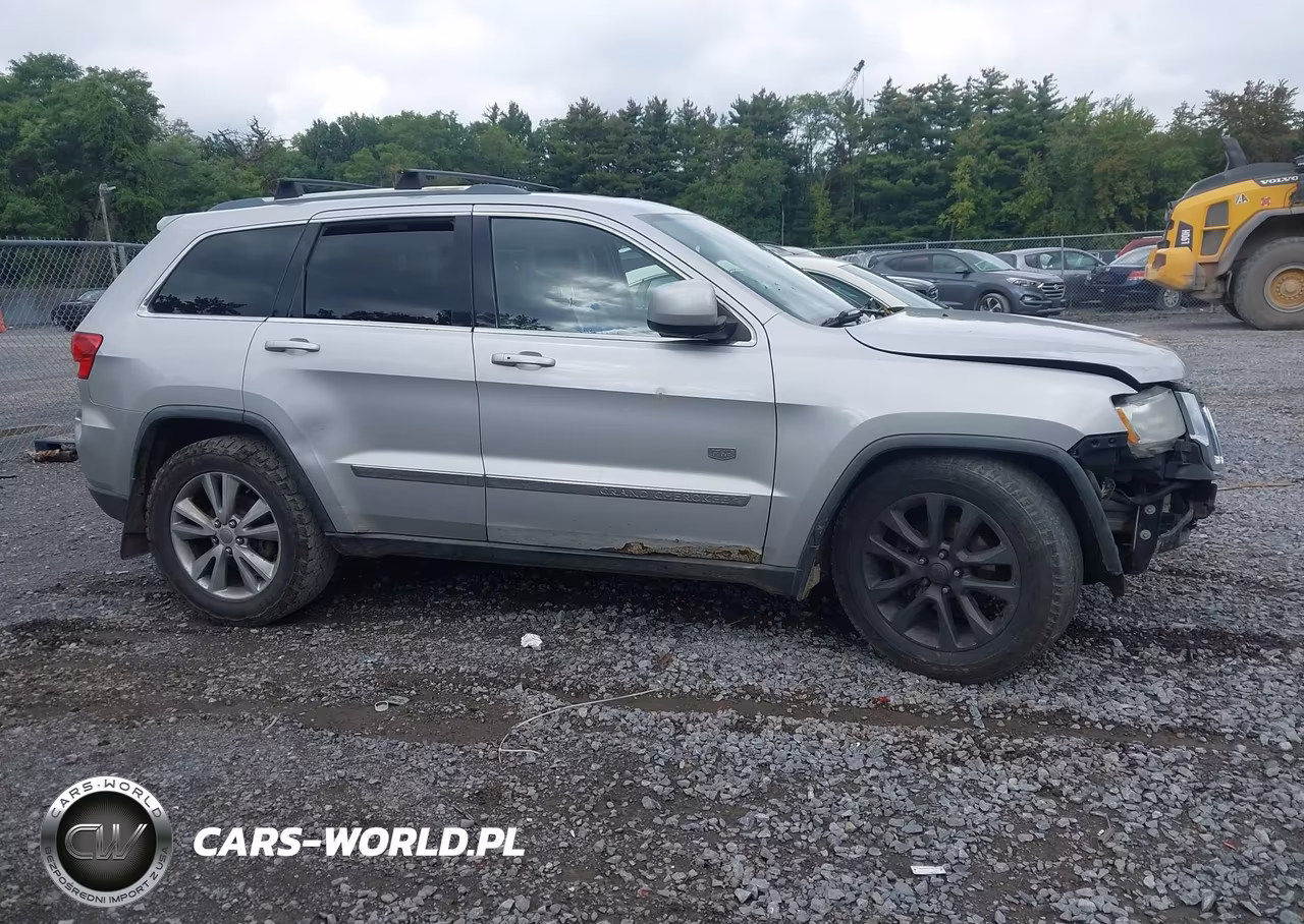 2011 Jeep Grand Cherokee Laredo VIN:1J4RR4GG0BC684079 - 13