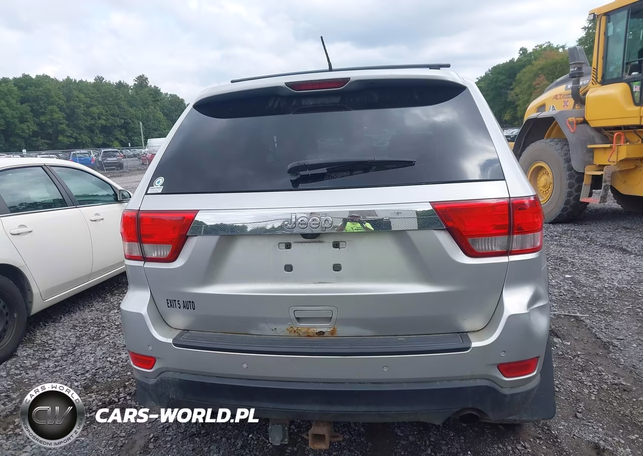2011 Jeep Grand Cherokee Laredo VIN:1J4RR4GG0BC684079 - 16