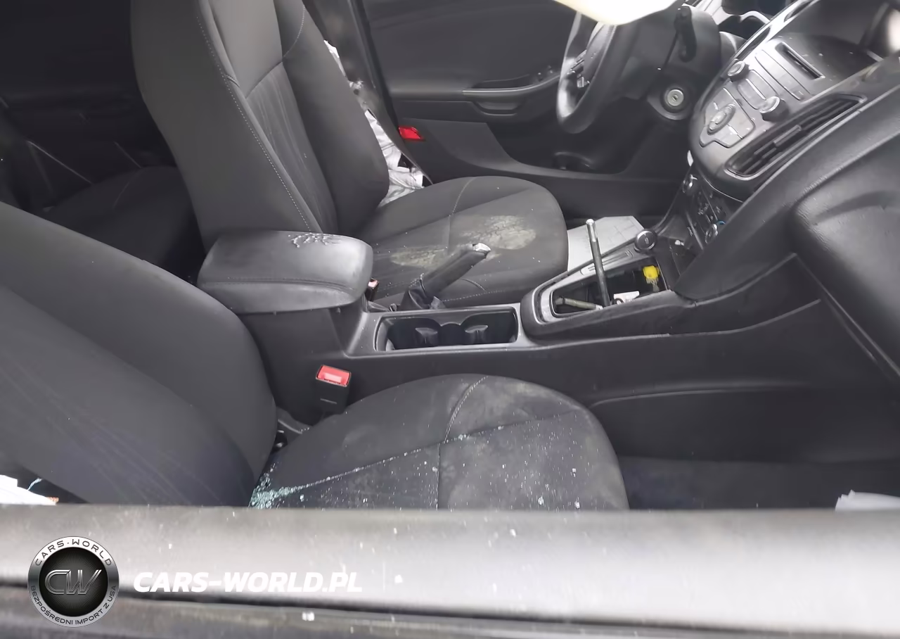 2016 Ford Focus Se VIN:1FADP3K20GL249118 - 5