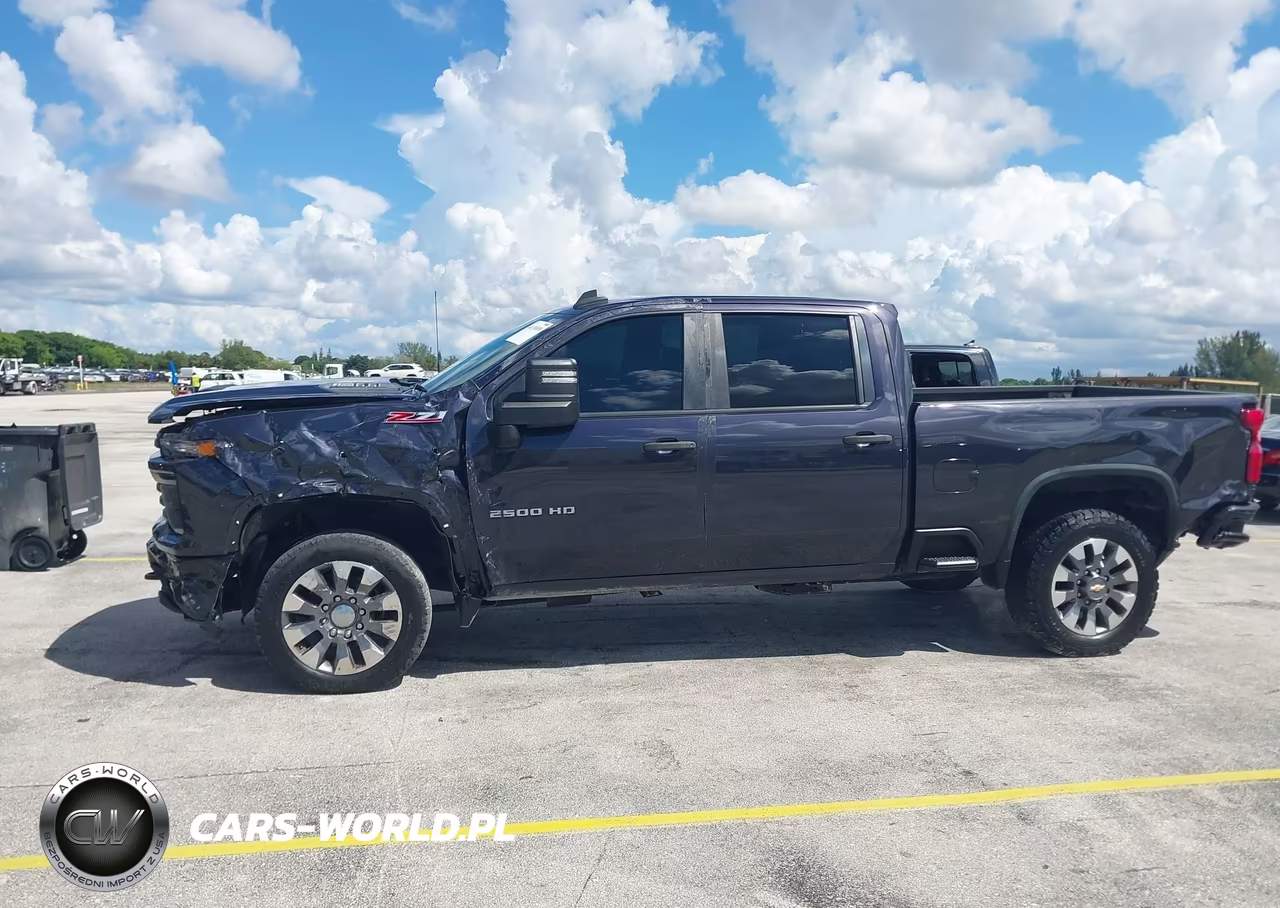2024 Chevrolet Silverado K2500 Custom VIN:1GC4YME7XRF117828 - 11