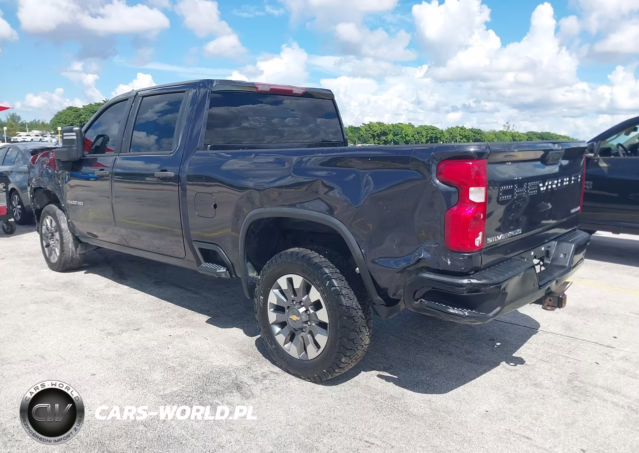 2024 Chevrolet Silverado K2500 Custom VIN:1GC4YME7XRF117828 - 3