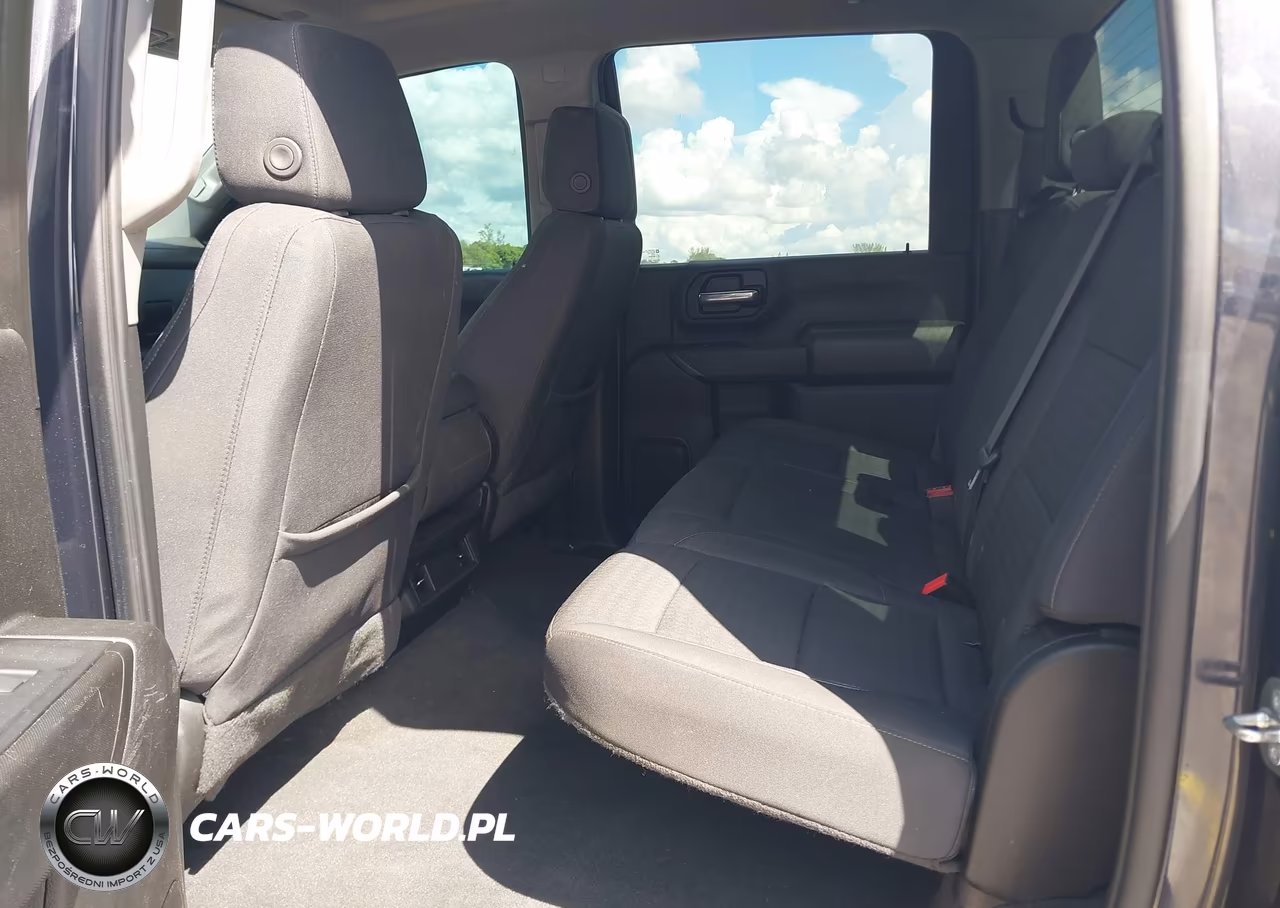2024 Chevrolet Silverado K2500 Custom VIN:1GC4YME7XRF117828 - 7