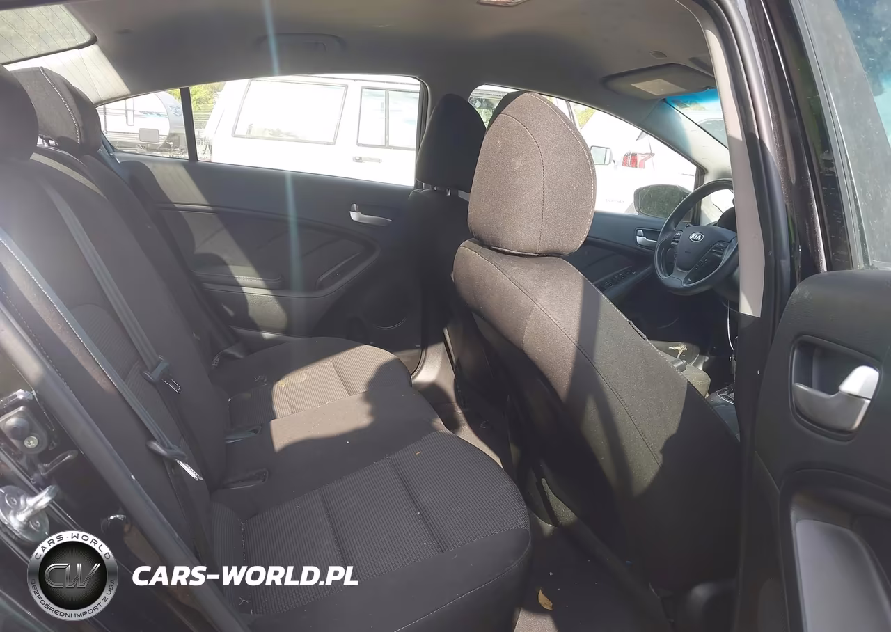 2018 Kia Forte Lx VIN:3KPFK4A71JE284366 - 7