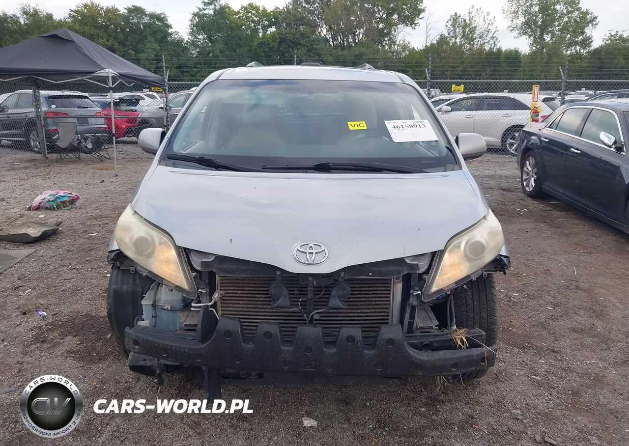 2011 Toyota Sienna Limited VIN:5TDDK3DC8BS007134 - 12