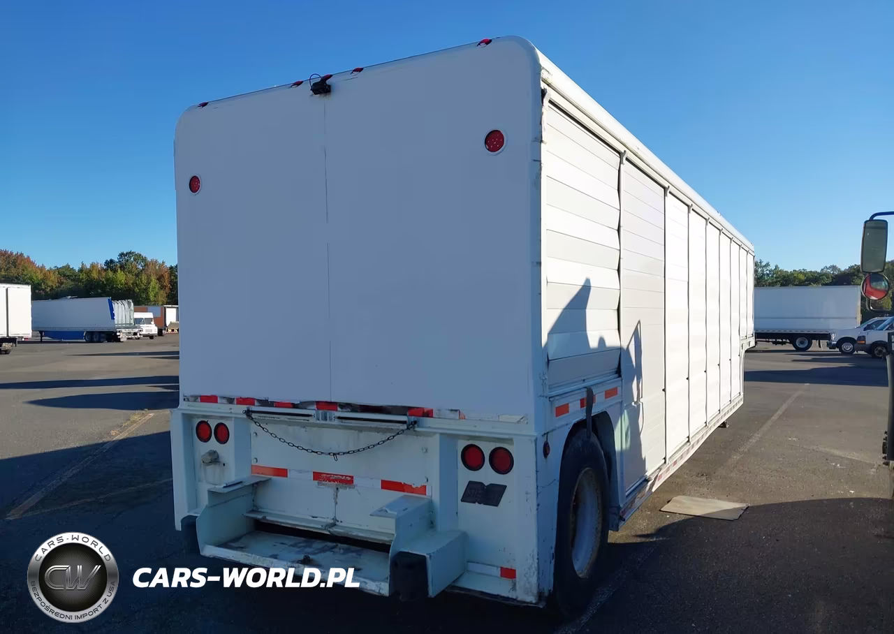1997 Mickey Trailer VIN:1M9RD1819VH043580 - 4