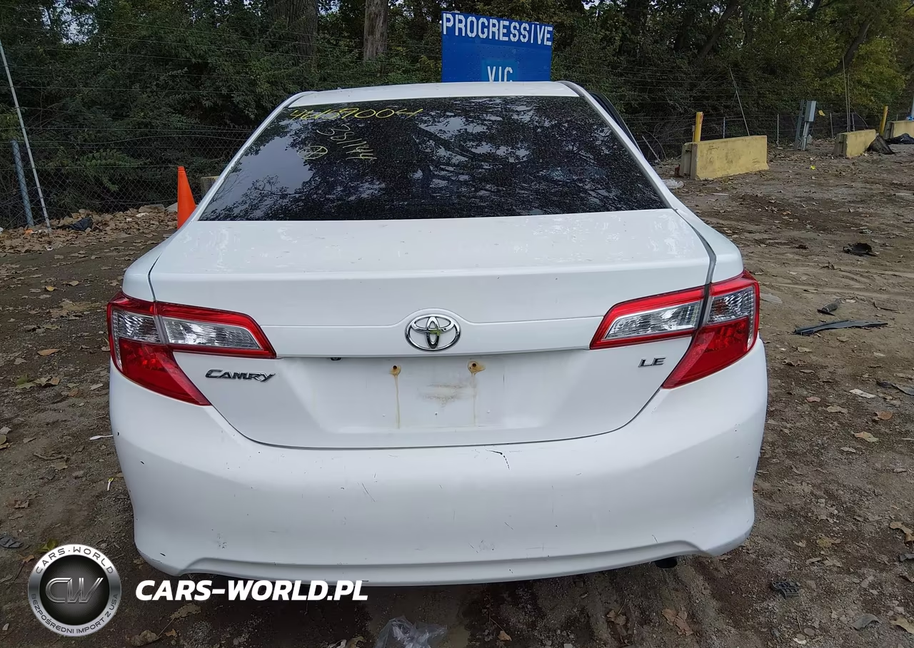 2014 Toyota Camry Le VIN:4T1BF1FK6EU381144 - 15