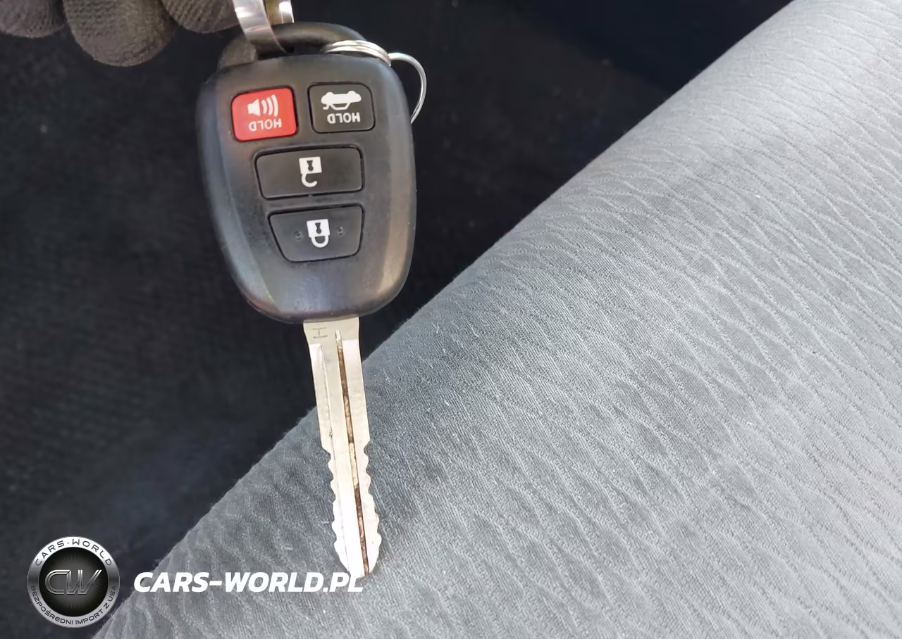 2017 Toyota Corolla Le VIN:2T1BURHE0HC863013 - 11