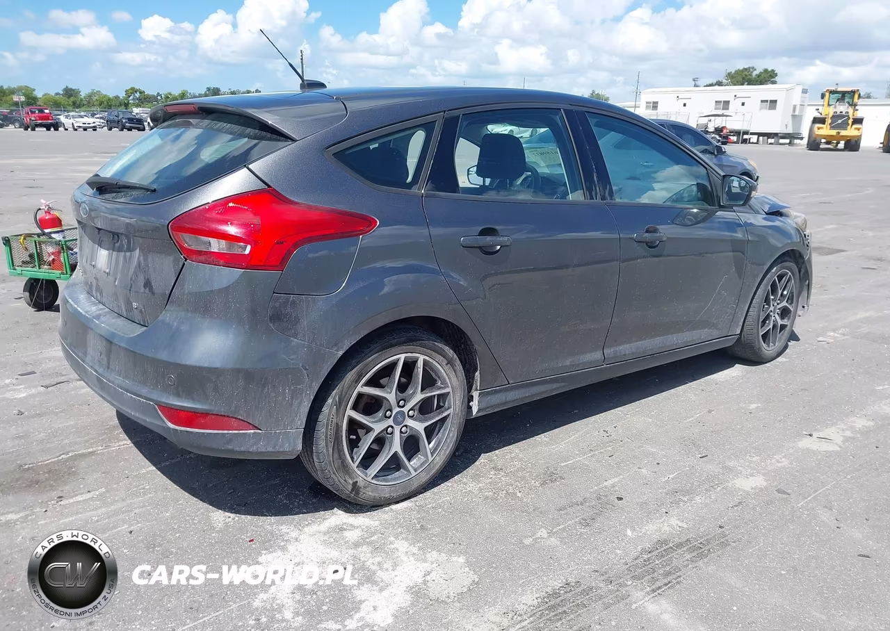 2018 Ford Focus Sel VIN:1FADP3M2XJL308096 - 4