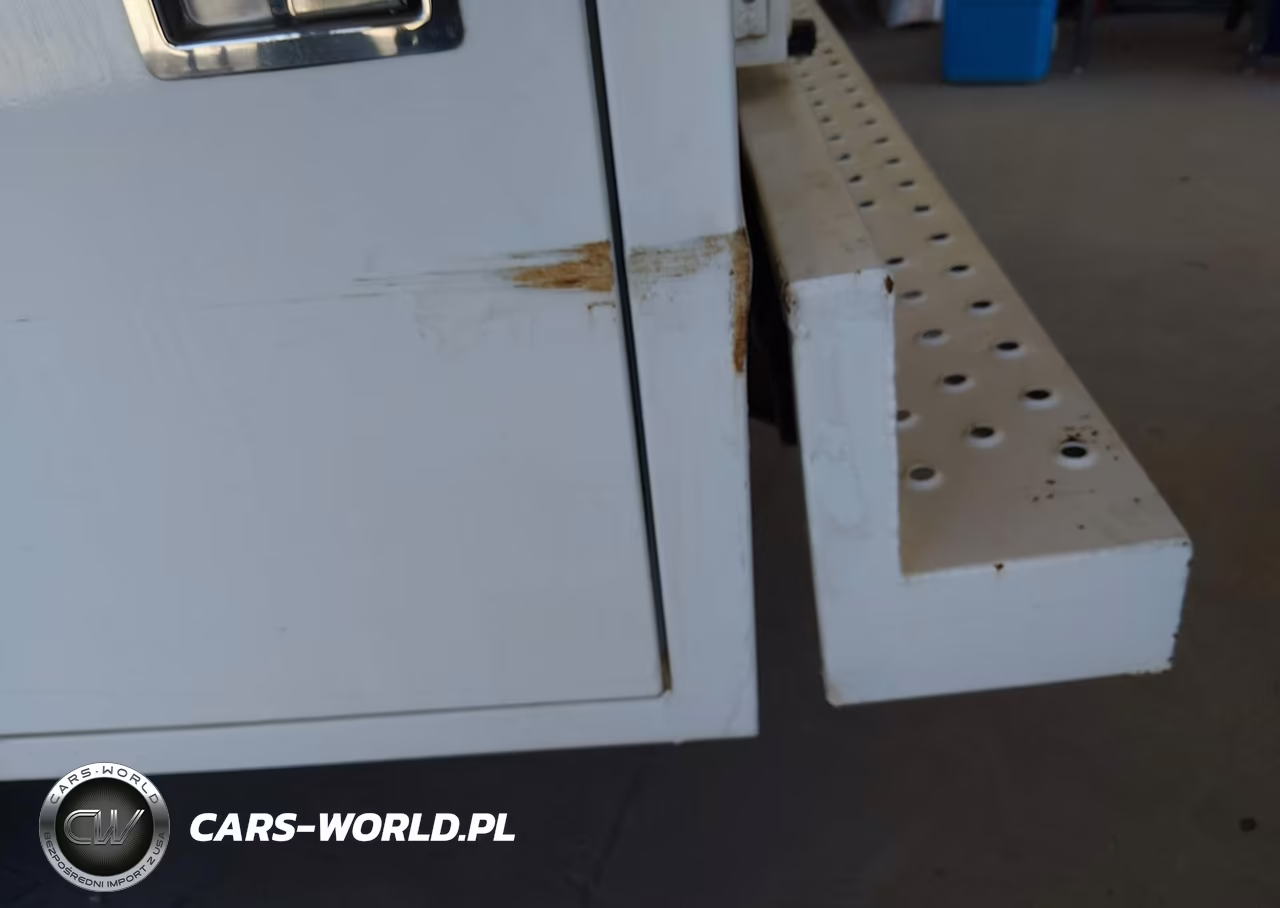 2022 Ford F-350 Chassis Xlt VIN:1FD8W3FT0NEF12402 - 11