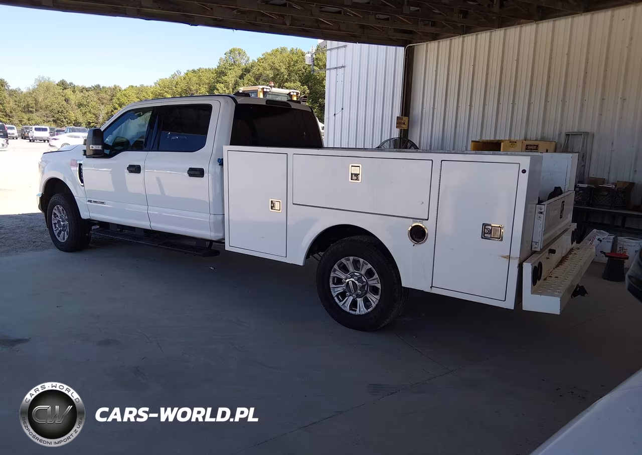 2022 Ford F-350 Chassis Xlt VIN:1FD8W3FT0NEF12402 - 3