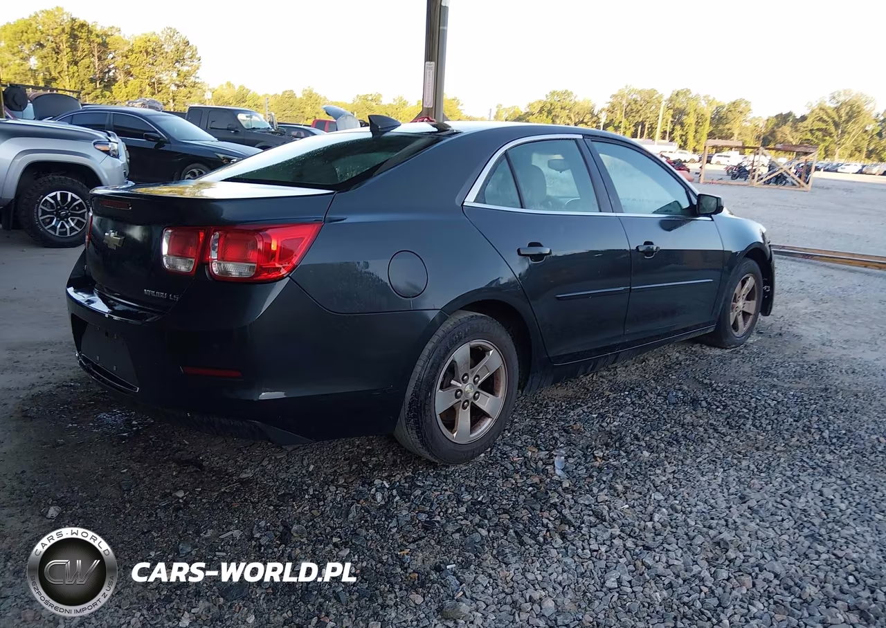 2015 Chevrolet Malibu Ls VIN:1G11B5SL6FF328136 - 4