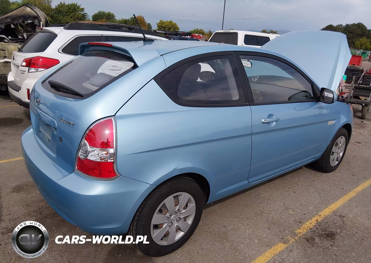 2010 Hyundai Accent Gs VIN:KMHCM3AC5AU151367 - 4