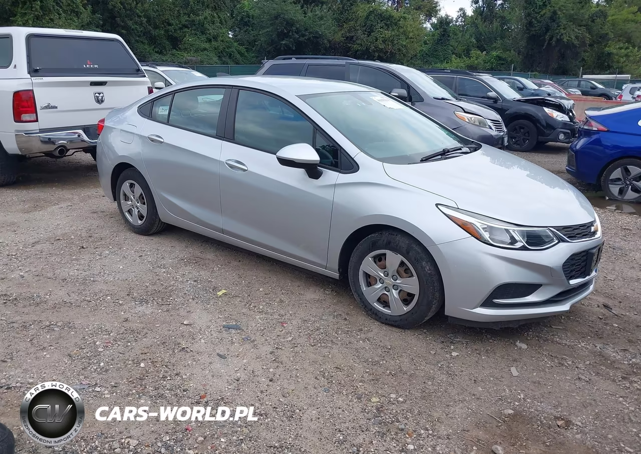 2017 Chevrolet Cruze Ls Auto VIN:1G1BC5SM7H7152480 - 1