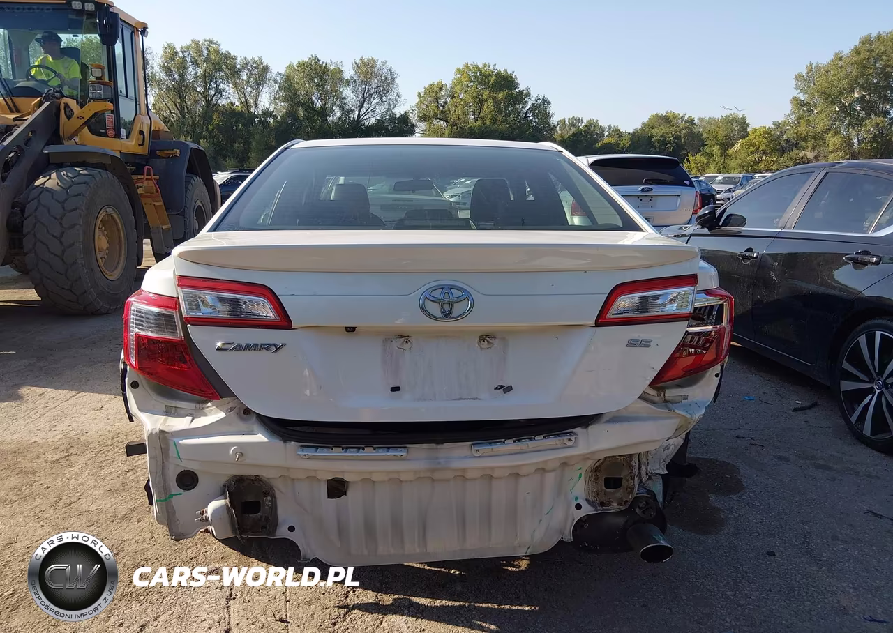 2014 Toyota Camry Se VIN:4T1BF1FK0EU460888 - 17