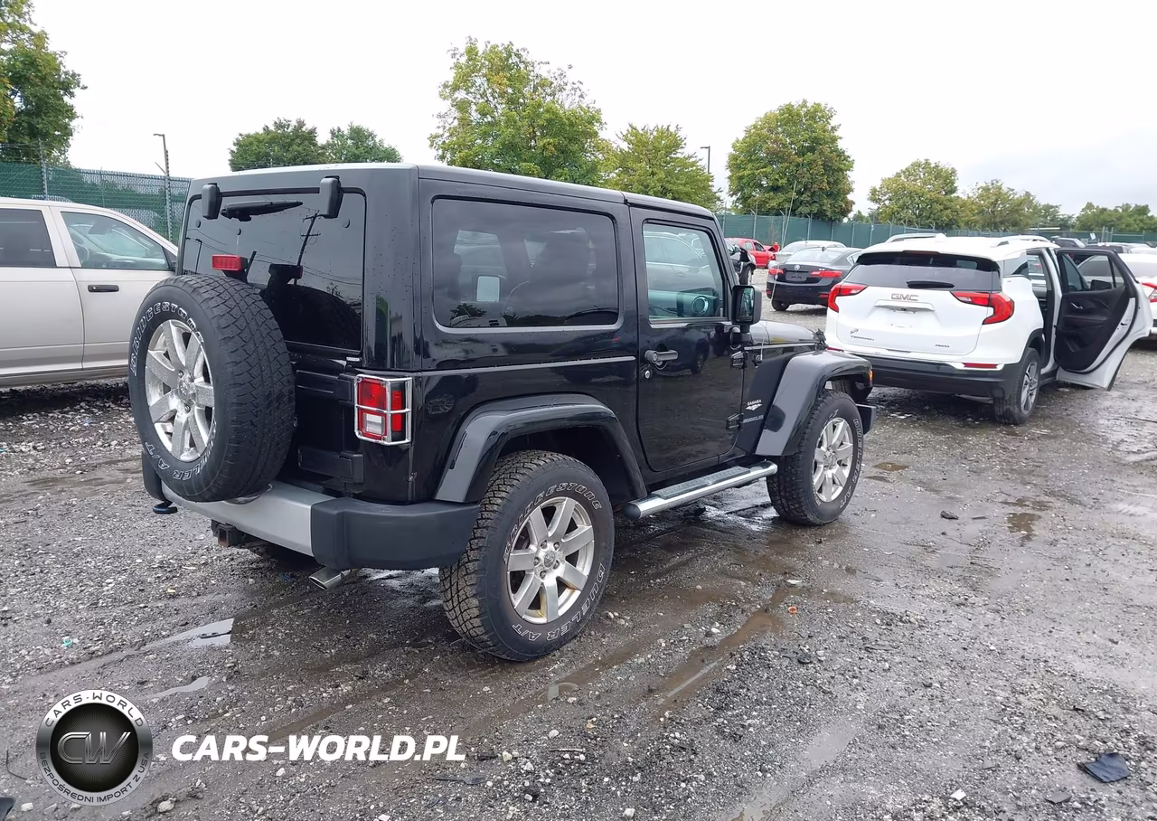 2014 Jeep Wrangler Sahara VIN:1C4GJWBG4EL271867 - 4