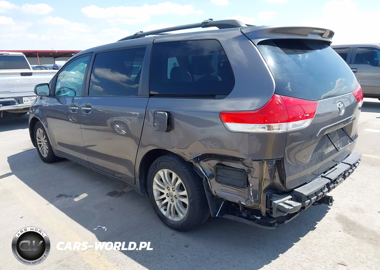 2011 Toyota Sienna Xle V6 VIN:5TDYK3DC8BS128912 - 3