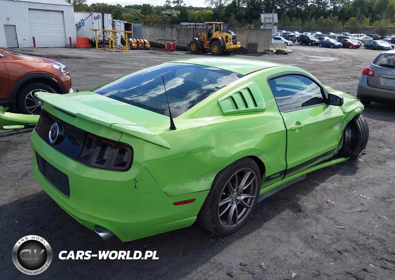2013 Ford Mustang V6 VIN:1ZVBP8AM2D5280613 - 4