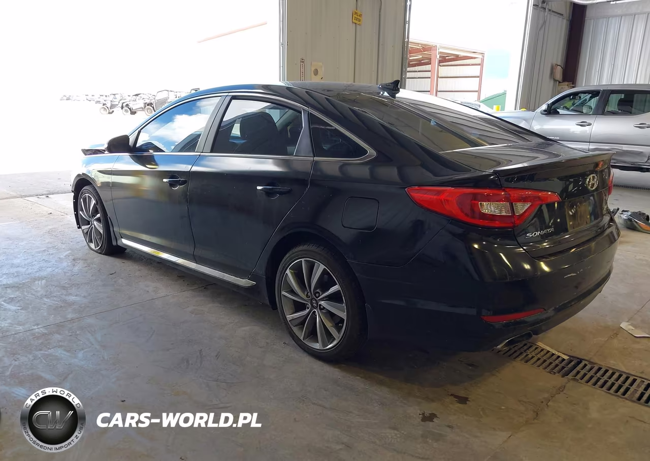 2015 Hyundai Sonata Sport VIN:5NPE34AF8FH259757 - 3