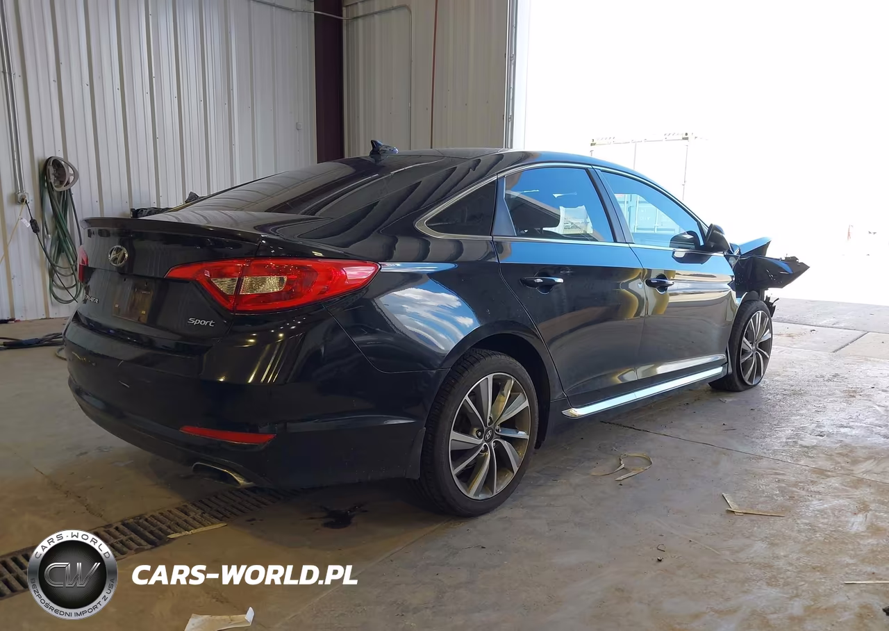 2015 Hyundai Sonata Sport VIN:5NPE34AF8FH259757 - 4