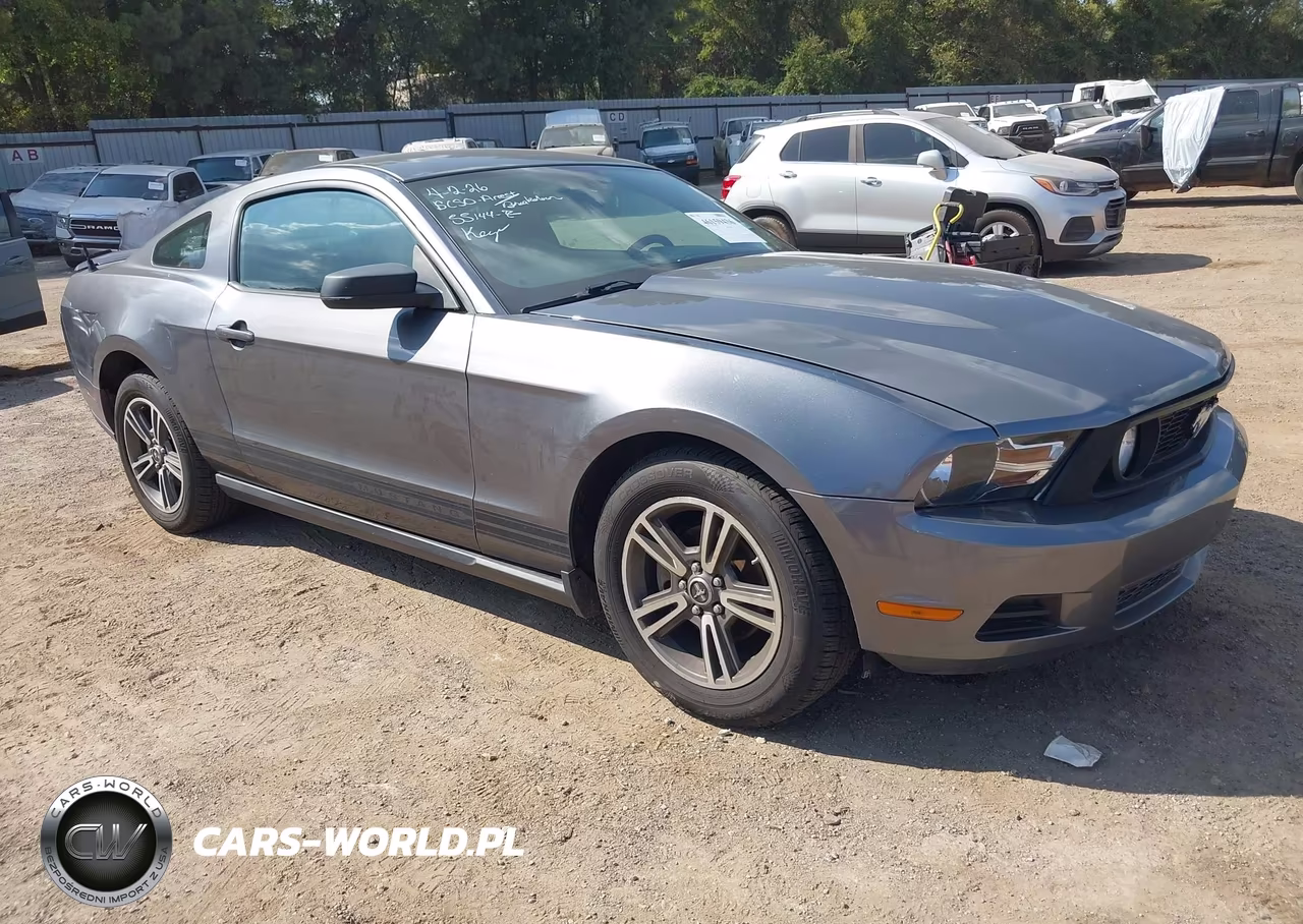 2010 Ford Mustang V6-V6 Premium