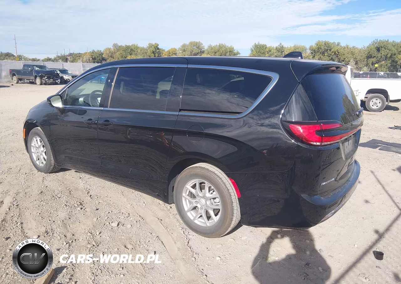 2026 Chrysler Pacifica Select VIN:2C4RC1BG4TR263648 - 3