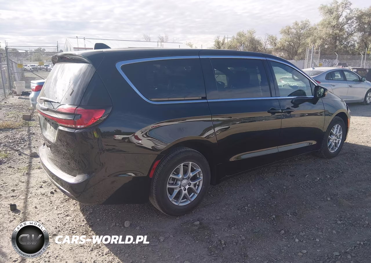 2026 Chrysler Pacifica Select VIN:2C4RC1BG4TR263648 - 4