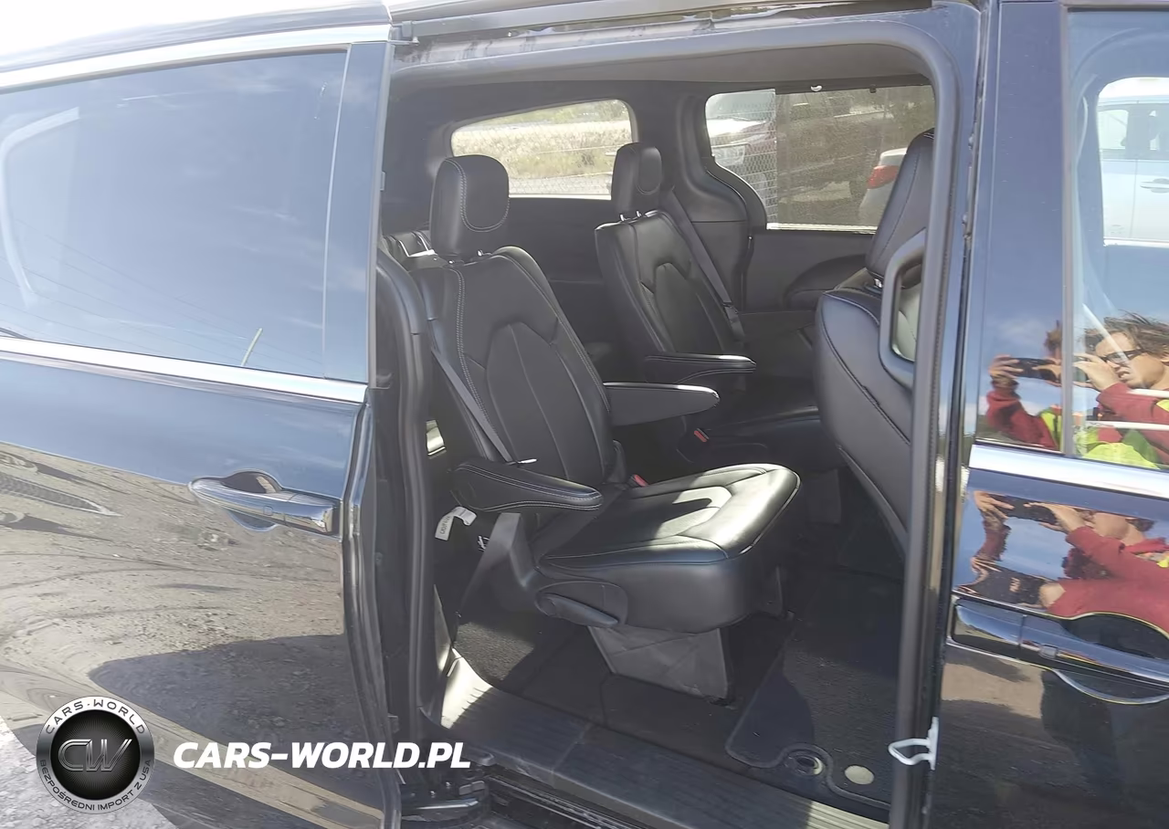 2026 Chrysler Pacifica Select VIN:2C4RC1BG4TR263648 - 8