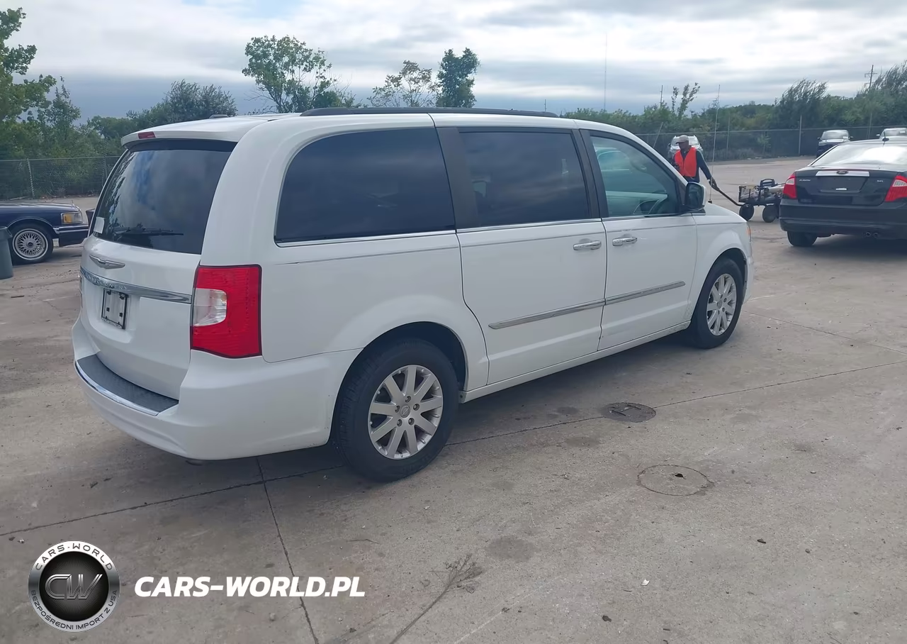 2015 Chrysler Town & Country Touring VIN:2C4RC1BG7FR629834 - 4