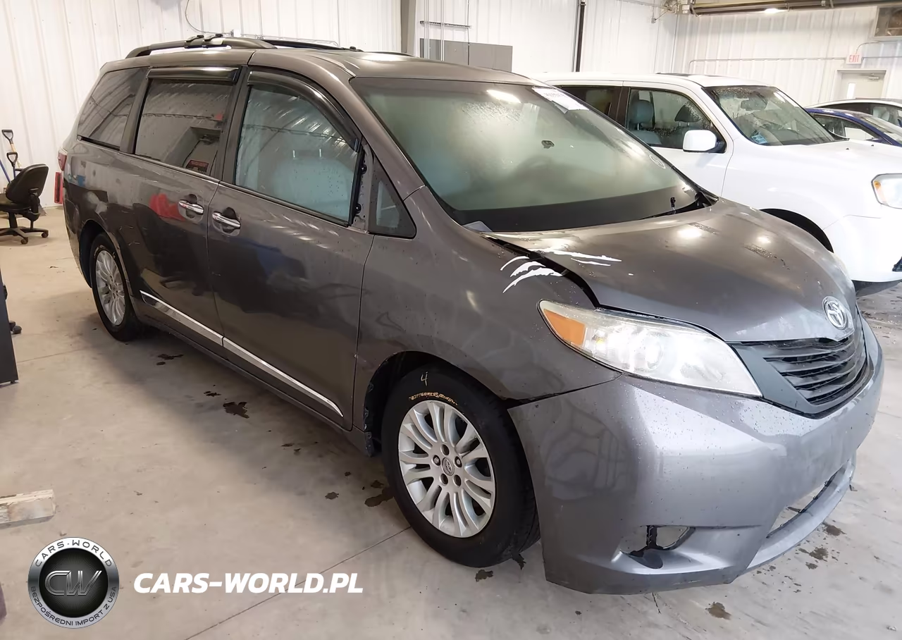 2015 Toyota Sienna Xle