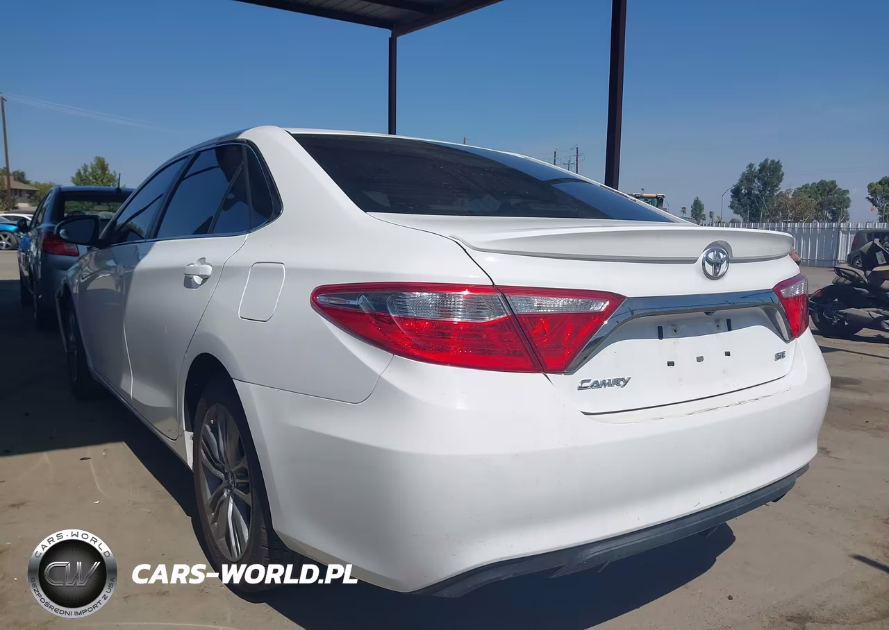 2015 Toyota Camry Se VIN:4T1BF1FK6FU919777 - 3