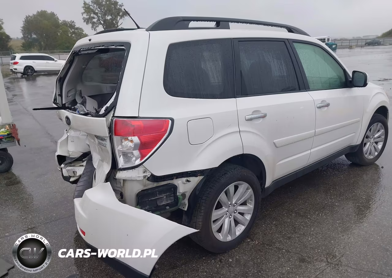 2013 Subaru Forester 2.5X Premium VIN:JF2SHADC2DH425725 - 4