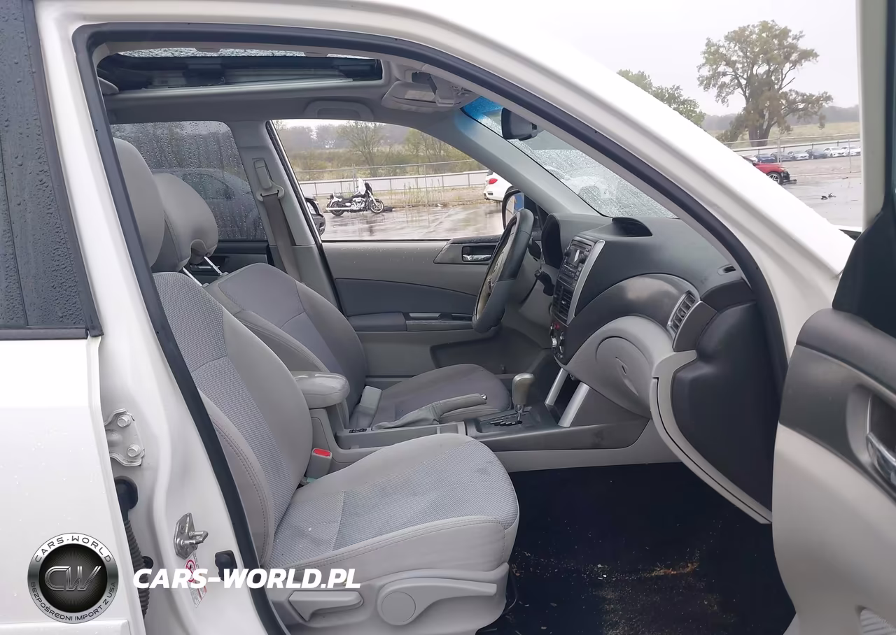 2013 Subaru Forester 2.5X Premium VIN:JF2SHADC2DH425725 - 5