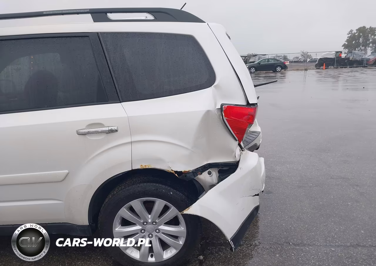 2013 Subaru Forester 2.5X Premium VIN:JF2SHADC2DH425725 - 6