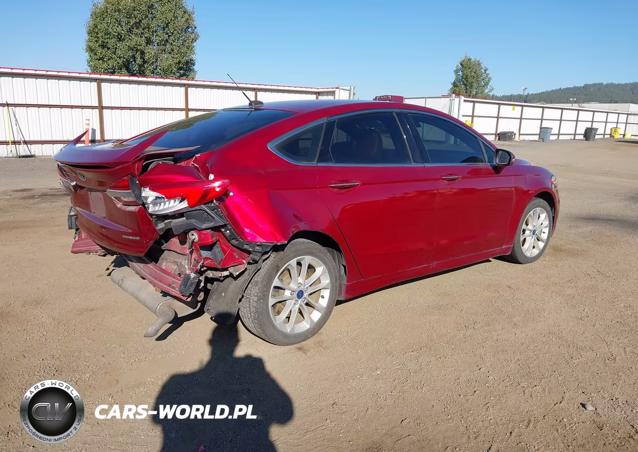 2019 Ford Fusion Energi Titanium VIN:3FA6P0SU0KR252393 - 4